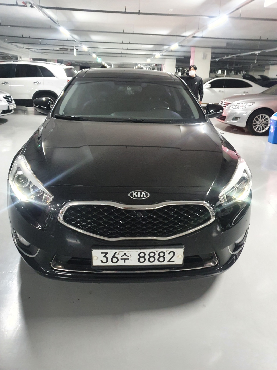 1m24xip950bk.jpg