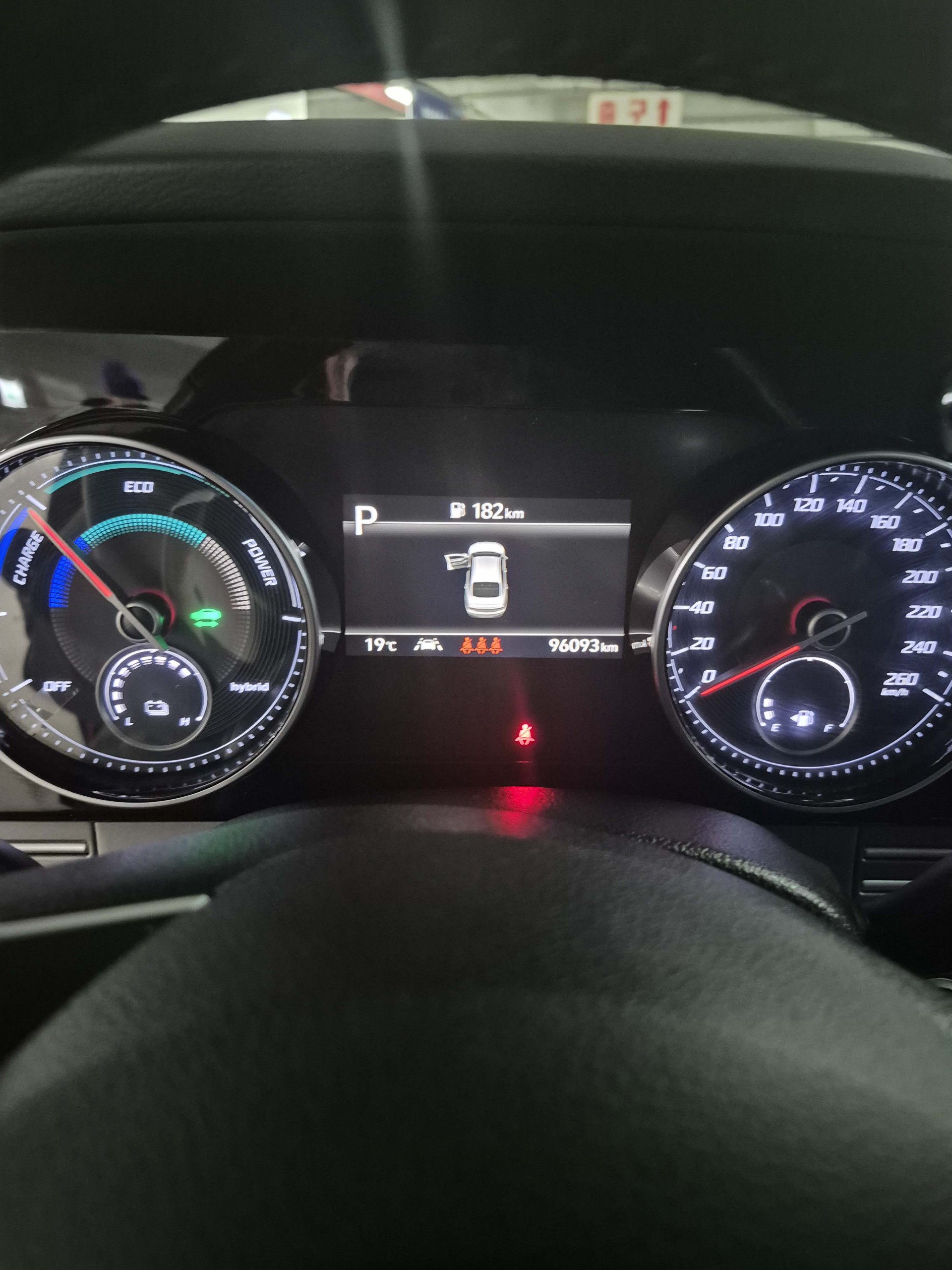 327940umev7m384463.jpg