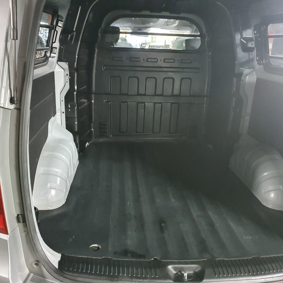 6rj7gibt5638.jpg