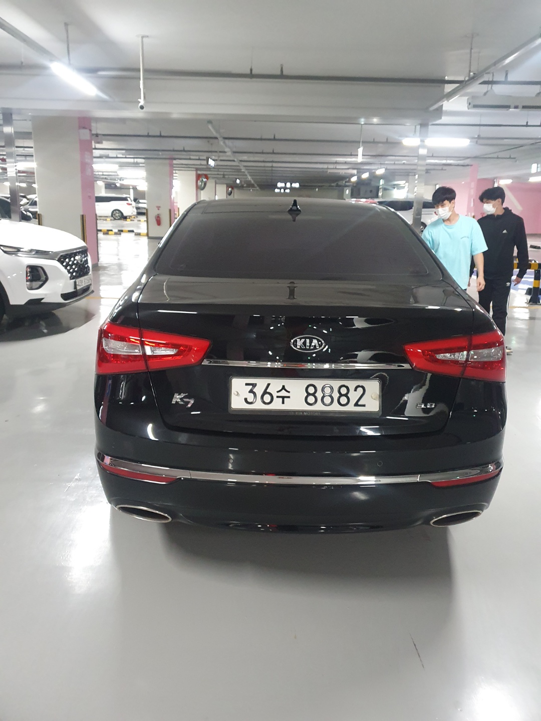 p6uj83thrds.jpg