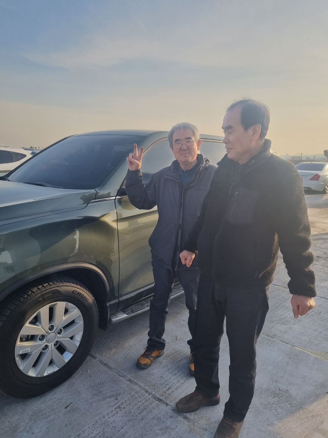 4fu5q7ofsrjn.jpg