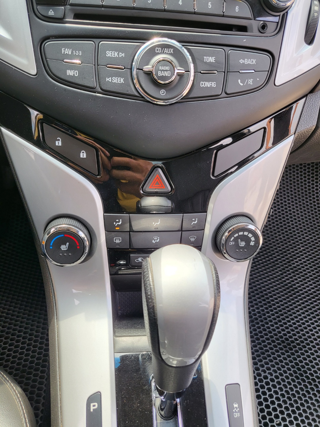 77r633sdbt3u.jpg