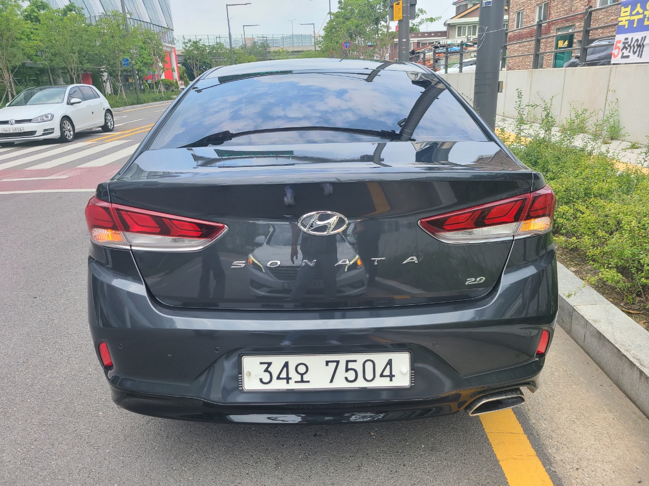 38woh2uv97j9.jpg
